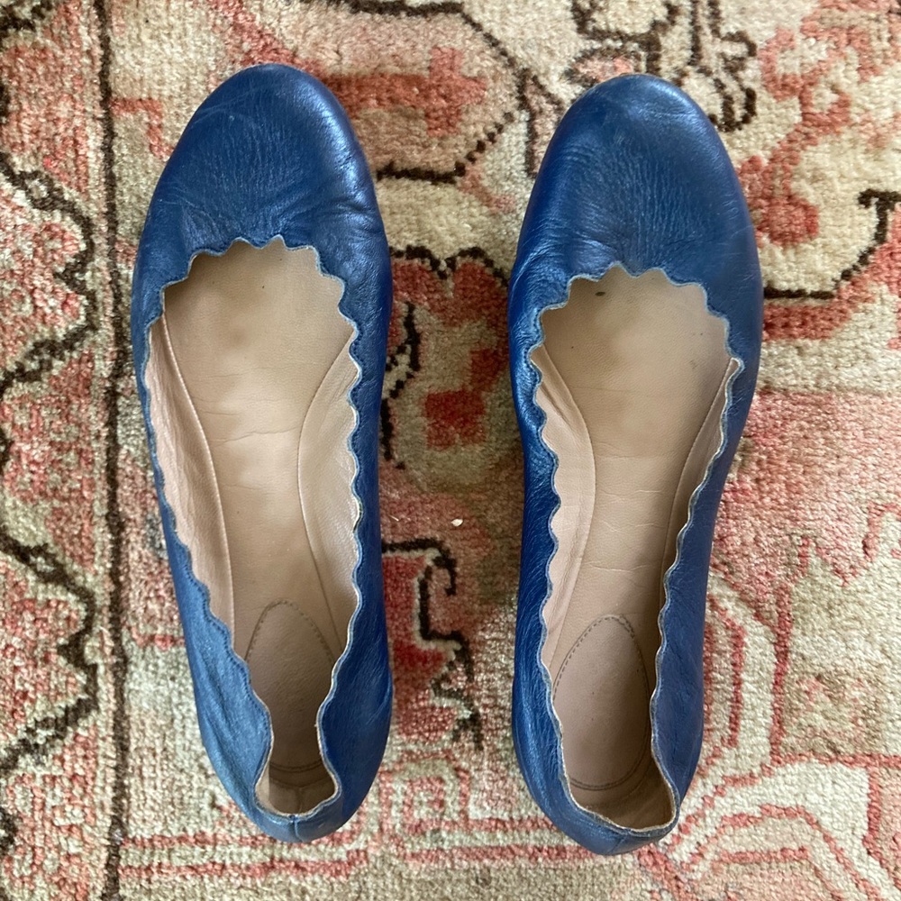 Chloe flats in navy